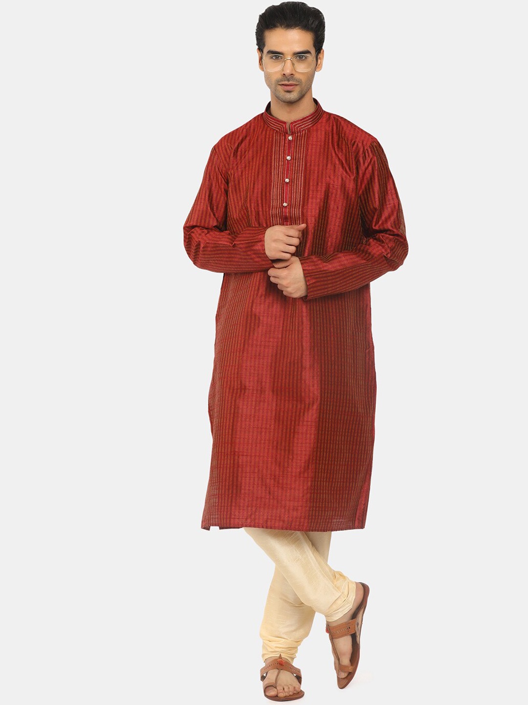 

V-Mart Men Maroon Self Design Pure Cotton Mandarin Collar Kurta with Pyjamas
