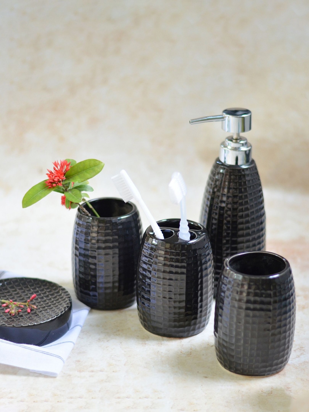 

Nestasia Nestasia Set of 5 Black Ceramic Textured Bathroom Accessories