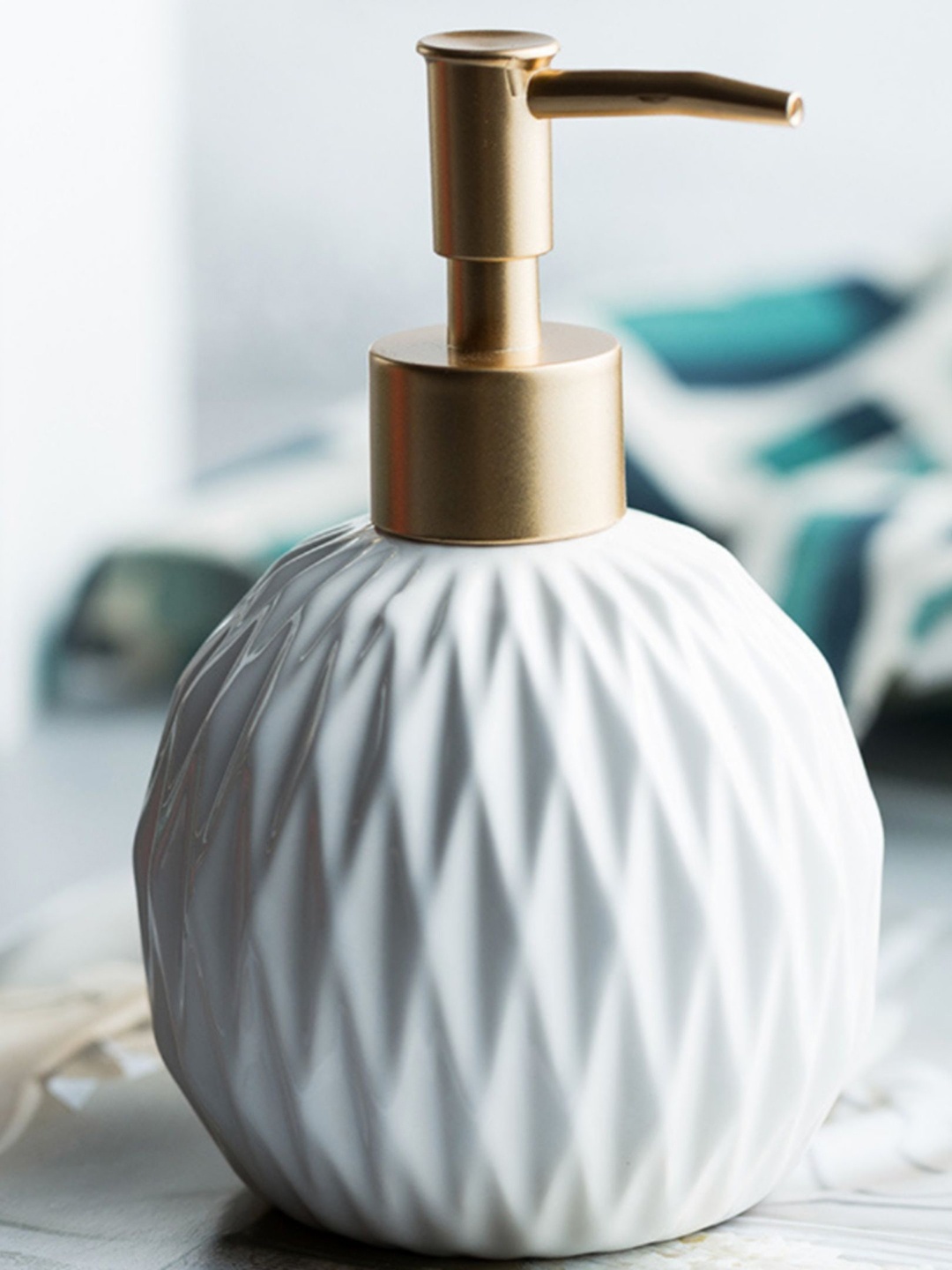 

Nestasia White Ceramic Liquid Soap Dispenser