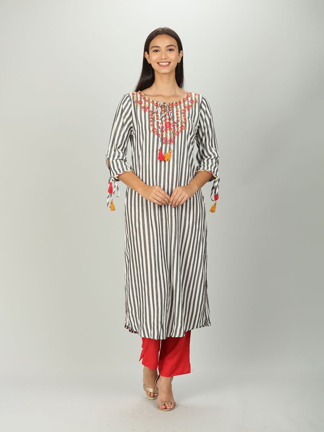 

Mustard Women Black & White Stripe Printed Keyhole Neck Kurta