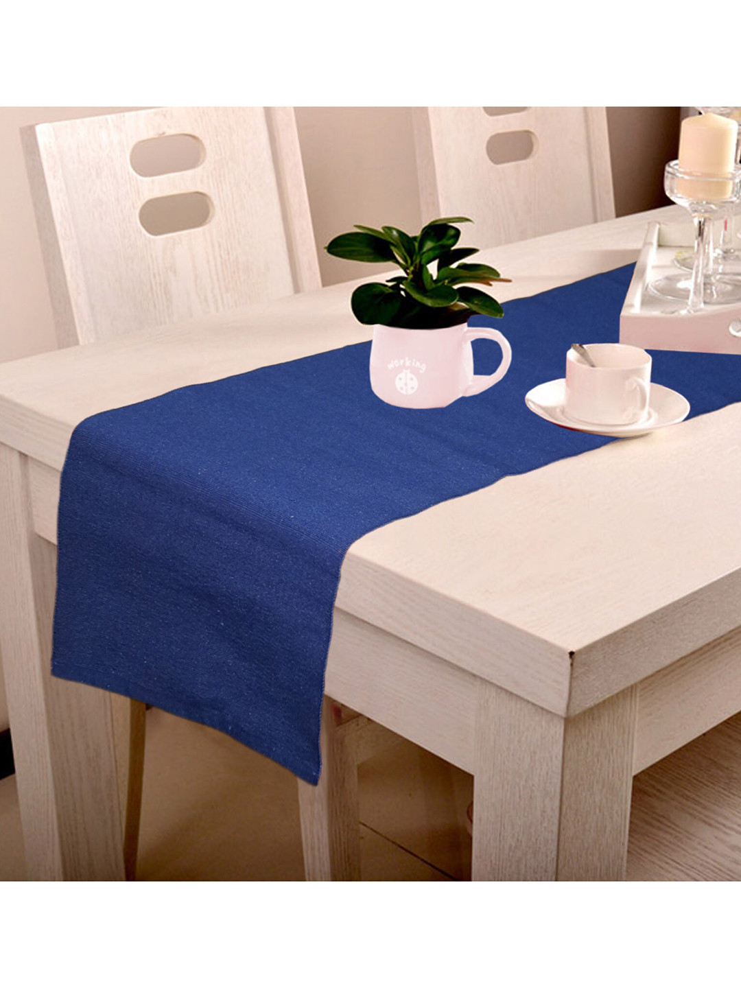 

Lushomes Blue Ribbed Table Runner