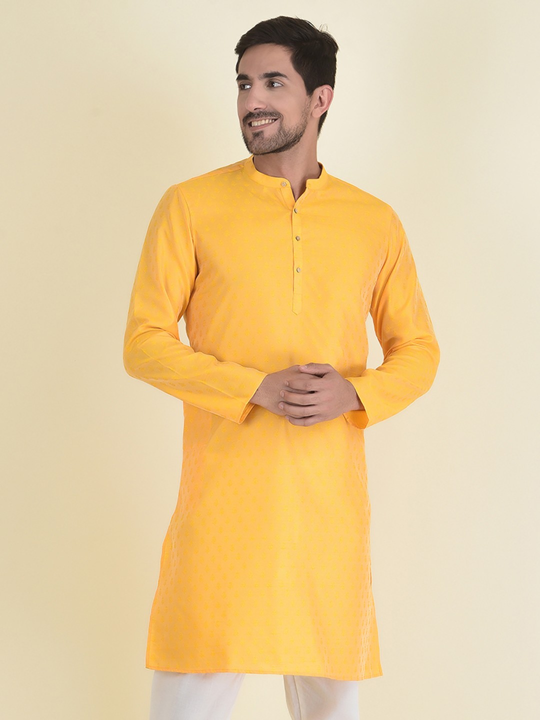 

DEYANN Men Yellow Kurta with Pyjamas