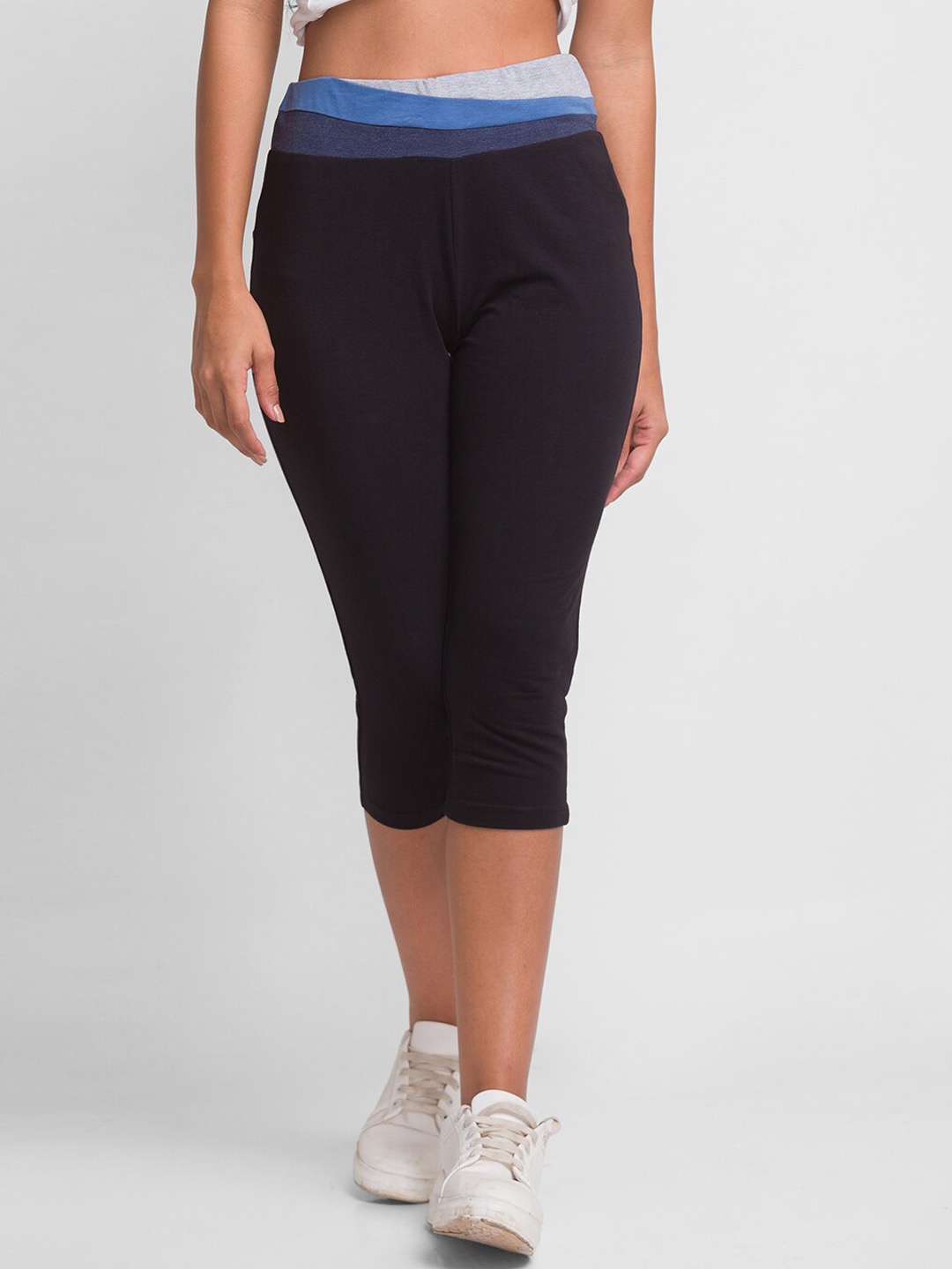 

XIN Women Black Capris