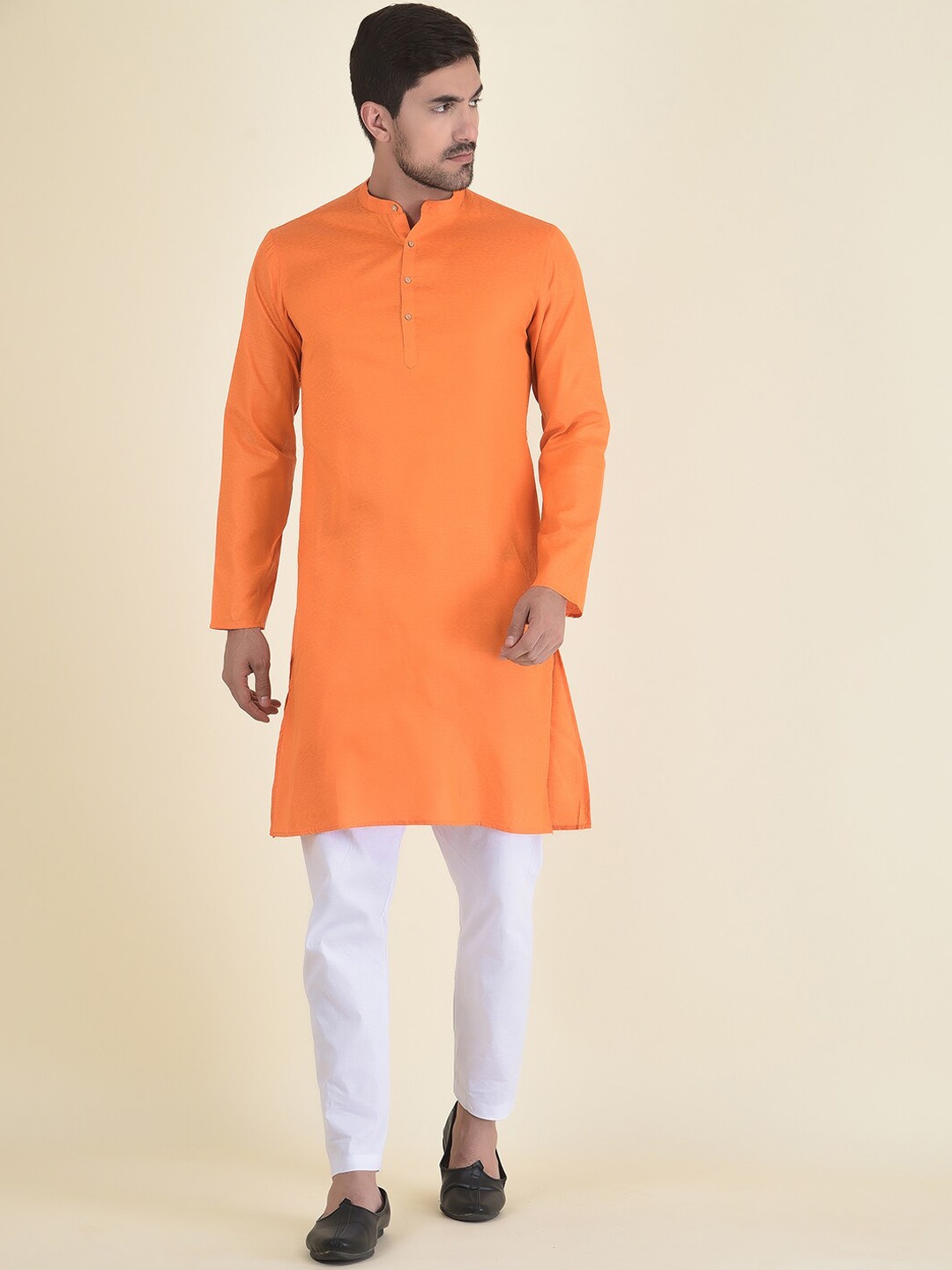 

DEYANN Men Orange Solid Kurta with Pyjamas