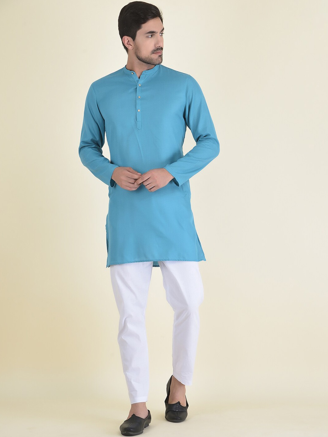 

DEYANN Men Blue Pure Cotton Kurta with Pyjamas