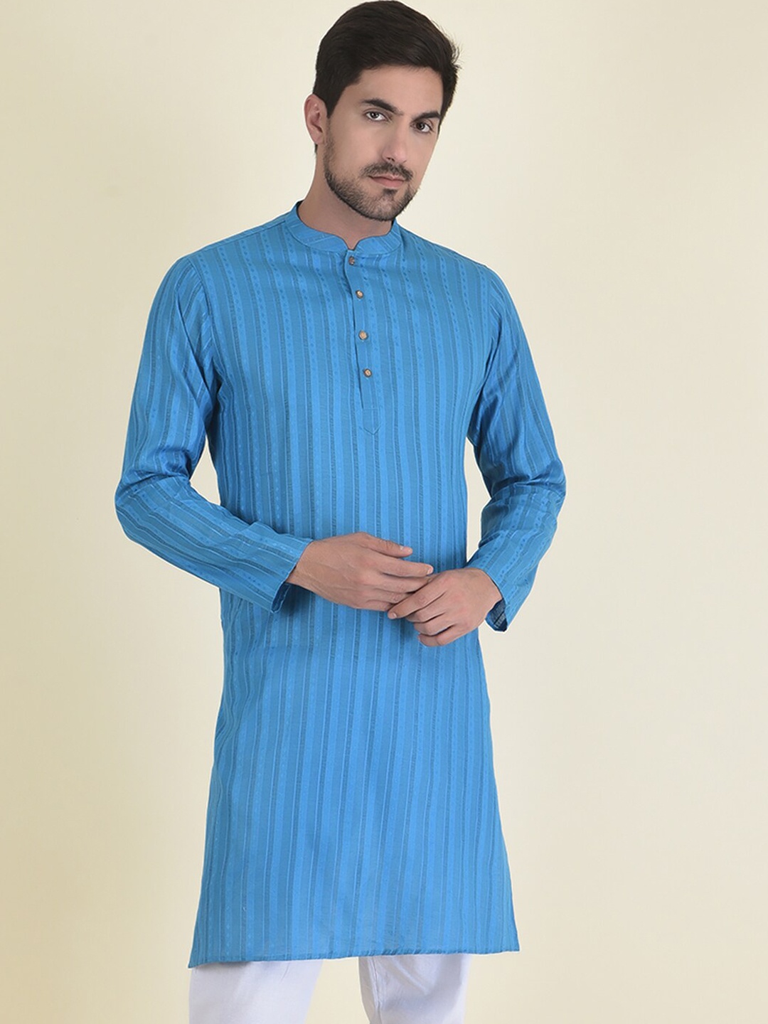 

DEYANN Men Blue Thread Work Jacquard Kurta