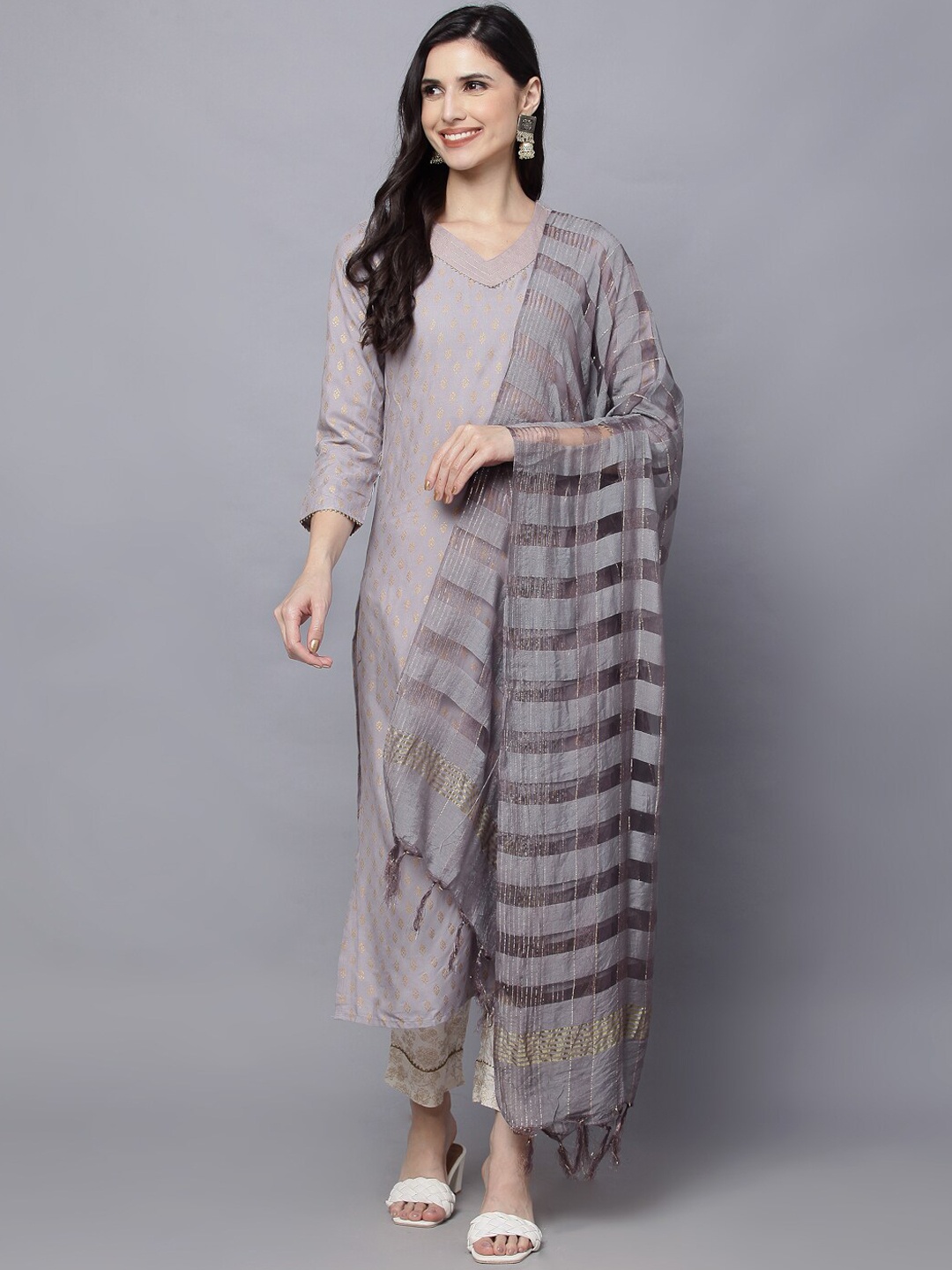 

DAAMINA Women Grey Kurta with Trousers & With Dupatta