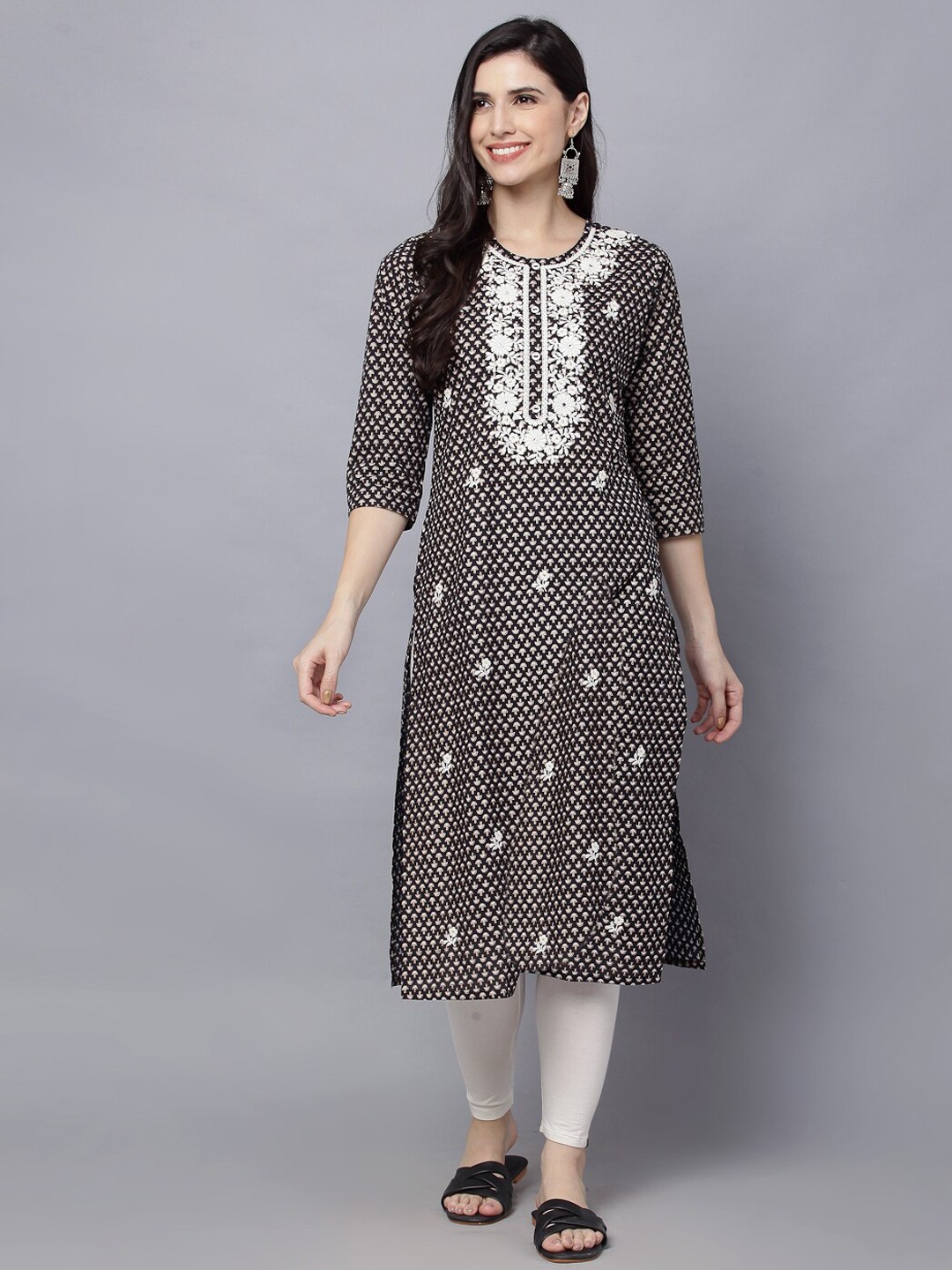 

DAAMINA Women Black & White Floral Printed Kurta