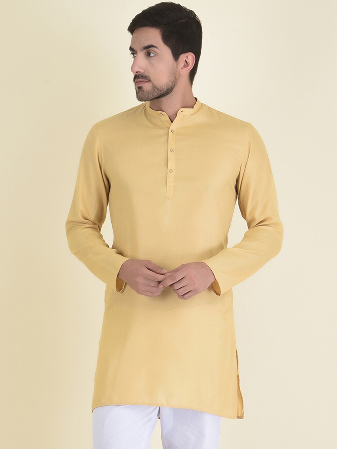 

DEYANN Men Cream-Coloured Solid Kurta