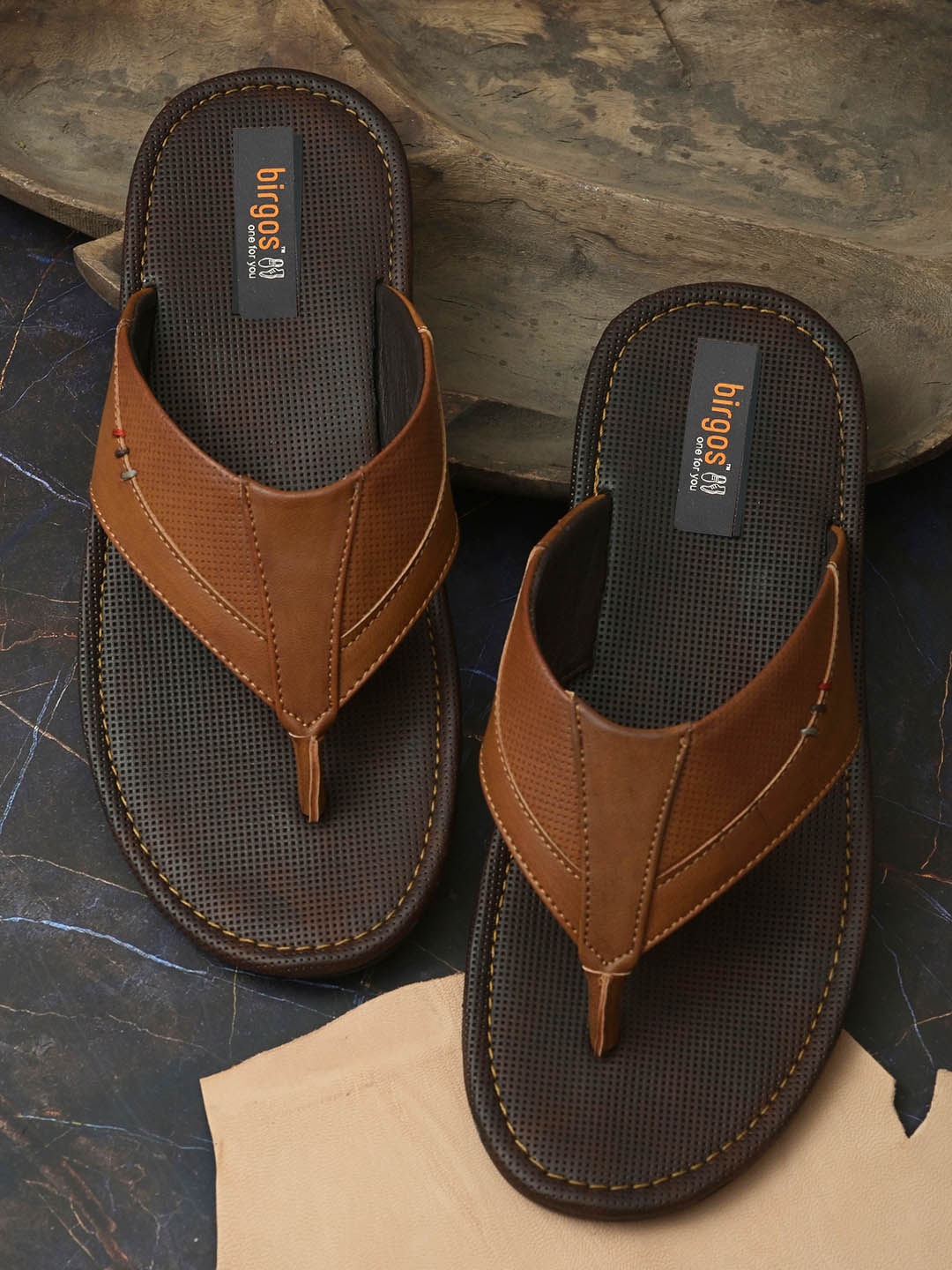 

birgos Men Tan & Black Comfort Sandals