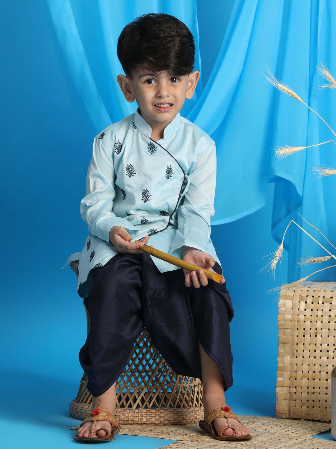 

VASTRAMAY Boys Blue Ethnic Motifs Angrakha Thread Work Kurta with Salwar