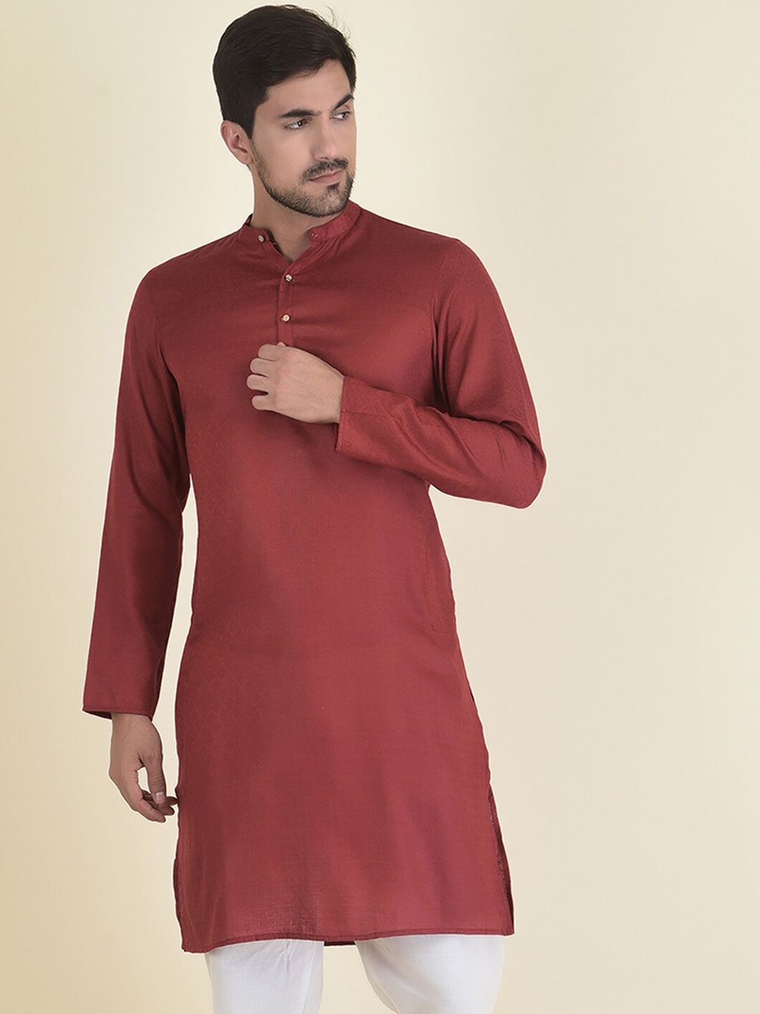 

DEYANN Men Red Thread Work Kurta