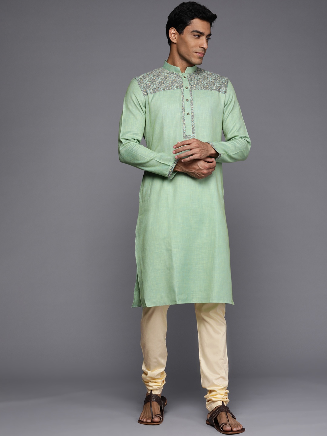 

Manu Men Green Ethnic Motifs Yoke Design Kurta with Churidar