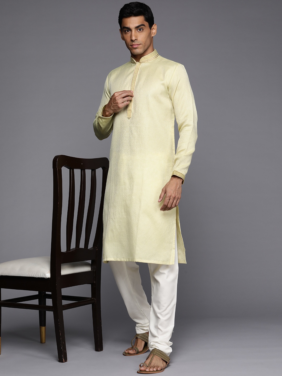 

Manu Men Green Ethnic Motifs Self Design Kurta with Churidar