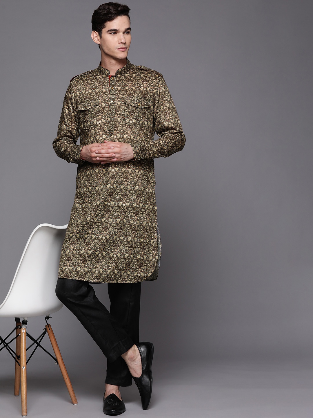 

Manu Men Brown Ethnic Motifs Printed Kurta