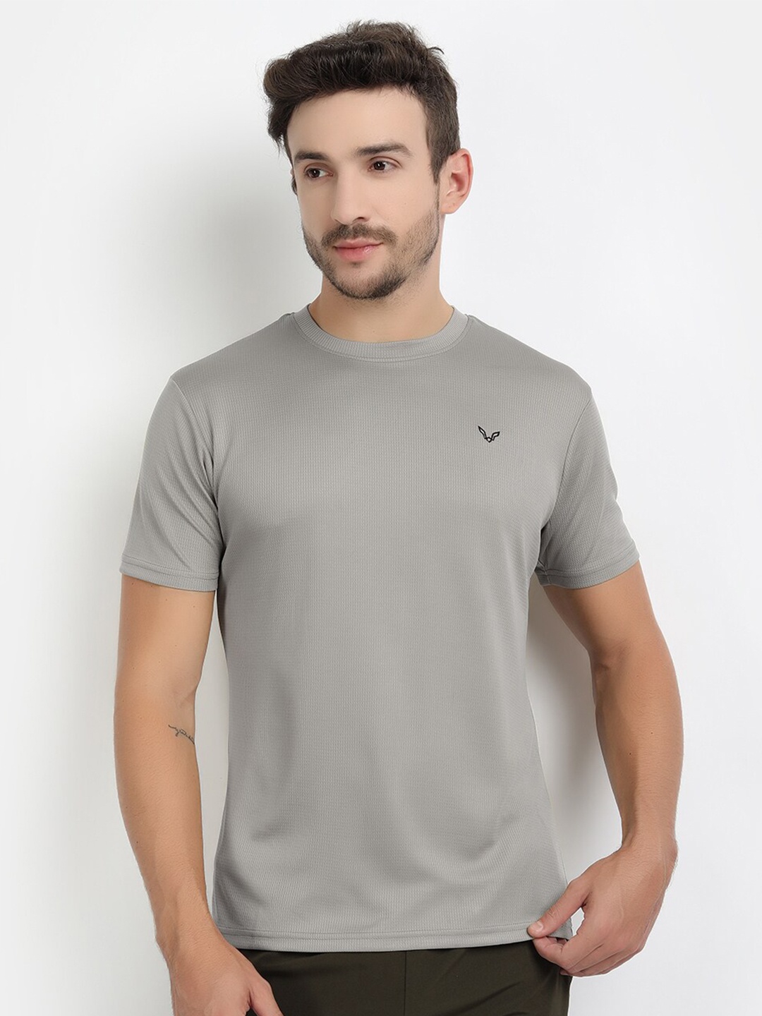 

MKKO Men Grey Slim Fit T-shirt