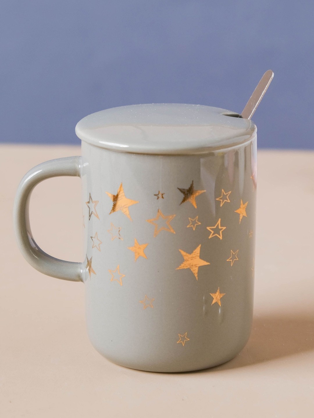 

Nestasia Grey and Golden Microwave Safe Ceramic Mug With Lid & Spoon 320 ml
