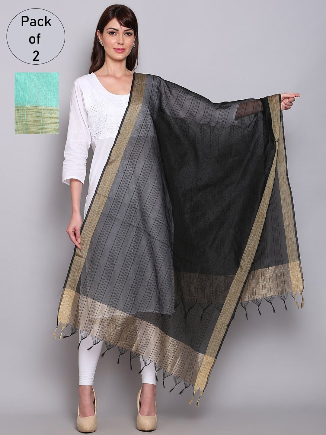 

Miaz Lifestyle Black & Green Dupatta with Zari