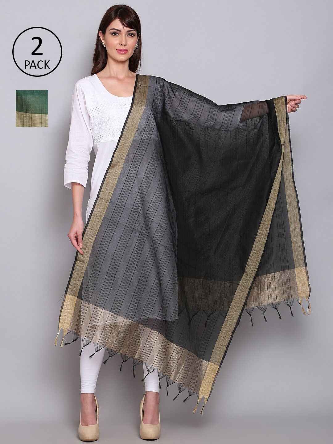 

Miaz Lifestyle Black & Green Dupatta with Zari