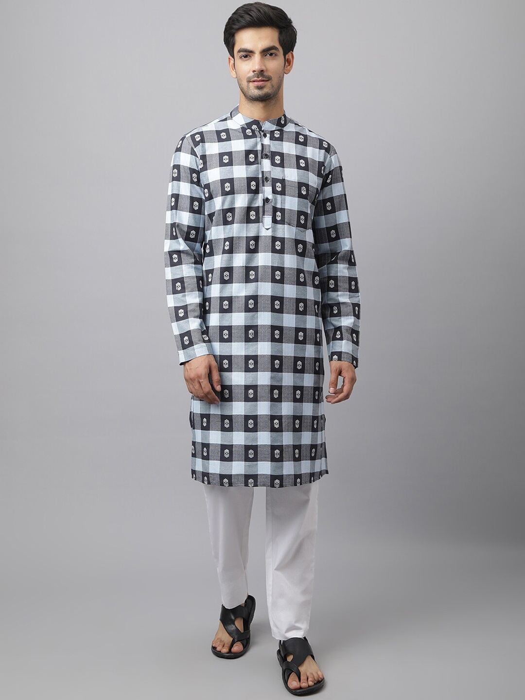 

Waahiba Men Green Printed Kurta with Pyjamas