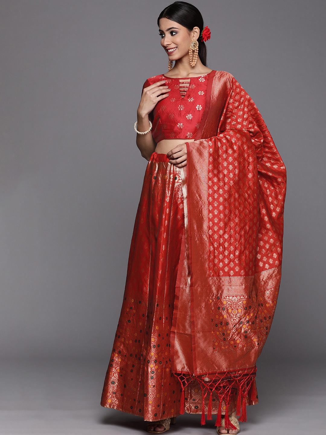 

Mitera Women Red & Gold-Toned Kalamkari Semi-Stitched Lehenga Unstitched Blouse & Dupatta