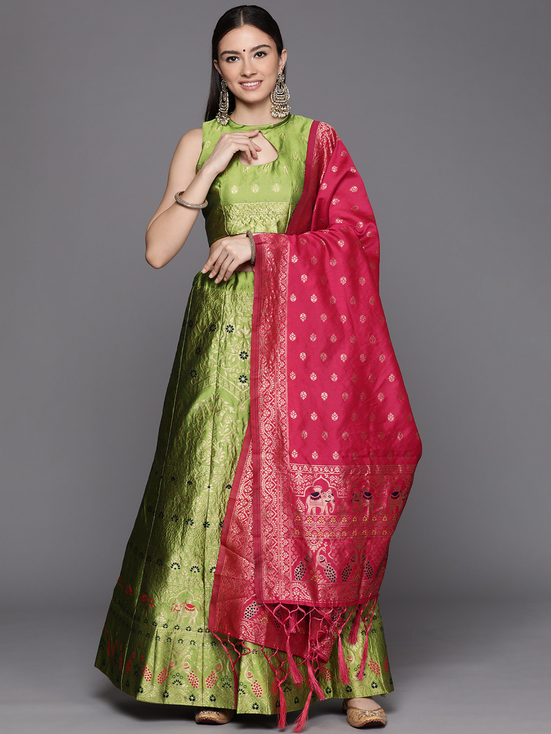 

Mitera Women Green &Gold-Toned Kalamkari Semi-Stitched Lehenga Unstitched Blouse & Dupatta