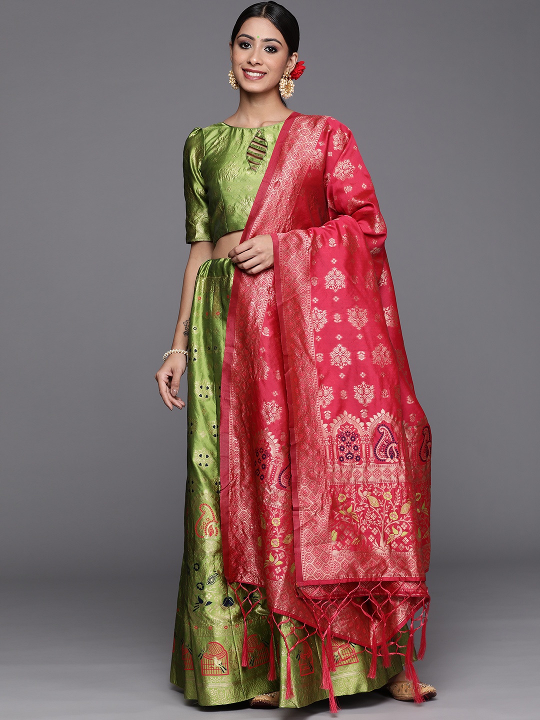 

Mitera Women Green & Gold-Toned Batik Semi-Stitched Lehenga Unstitched Blouse & Dupatta
