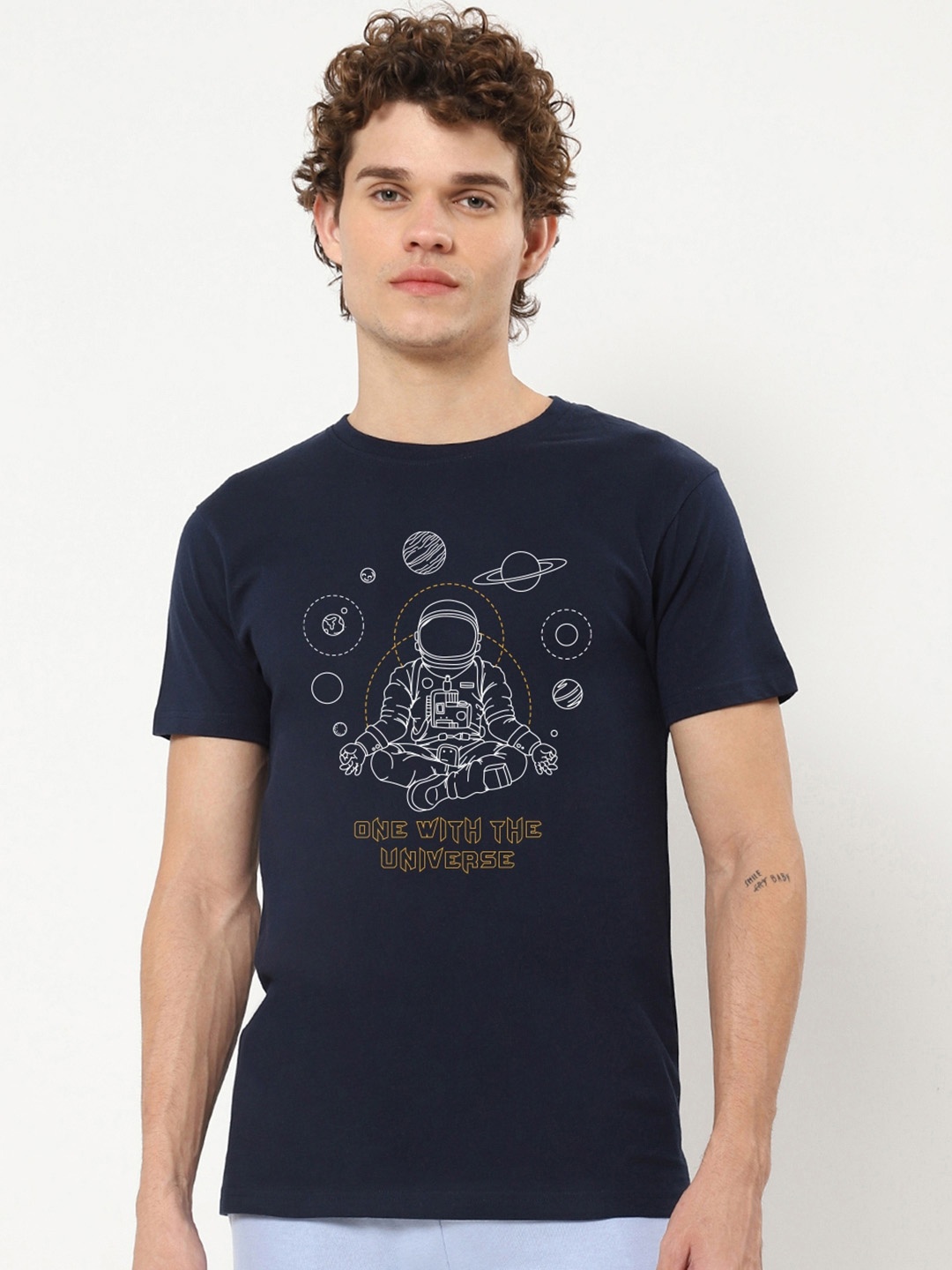 

Bewakoof Men Blue Printed Pure Cotton T-shirt