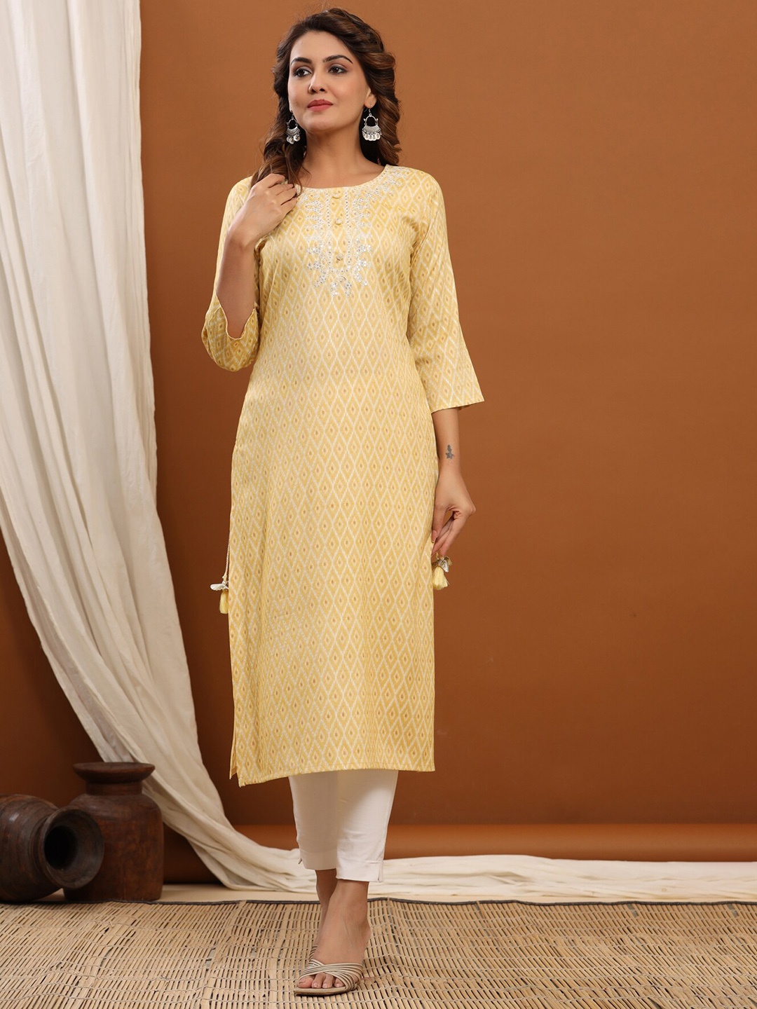 

ETHNIC STREET Women Yellow Geometric Thread Work Pastels Cotton Kurta
