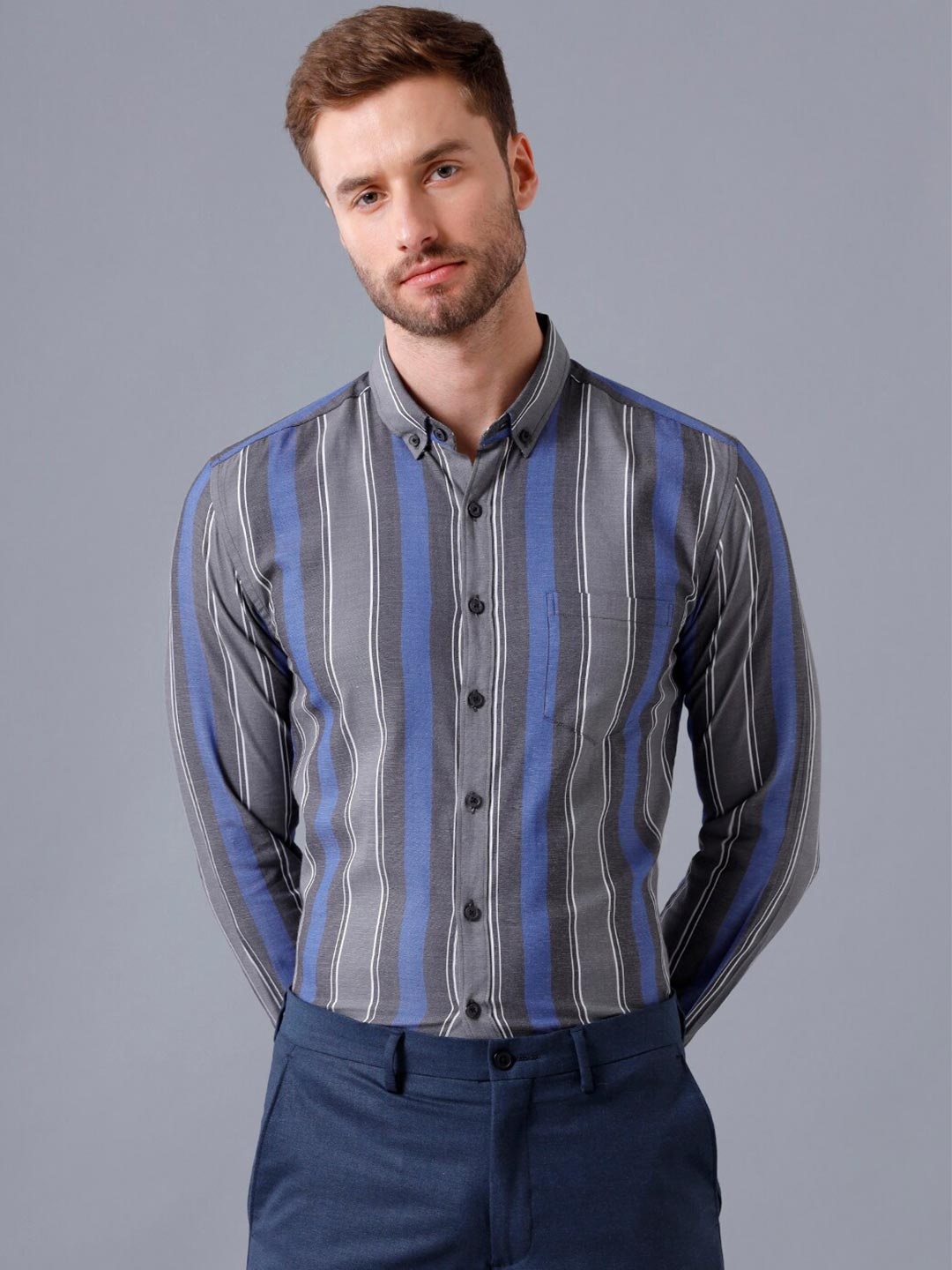 

YOVISH Men Grey Smart Slim Fit Striped Casual Shirt