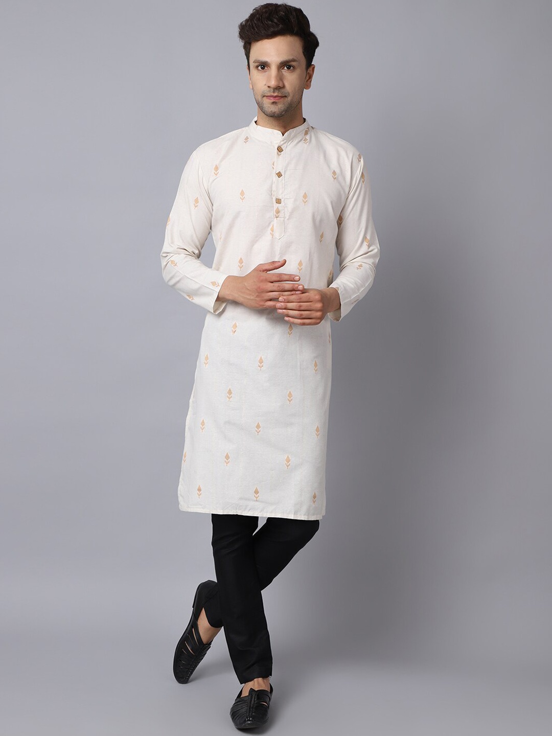 

ORUS Men Off White Floral Pure Cotton Kurta with Pyjamas