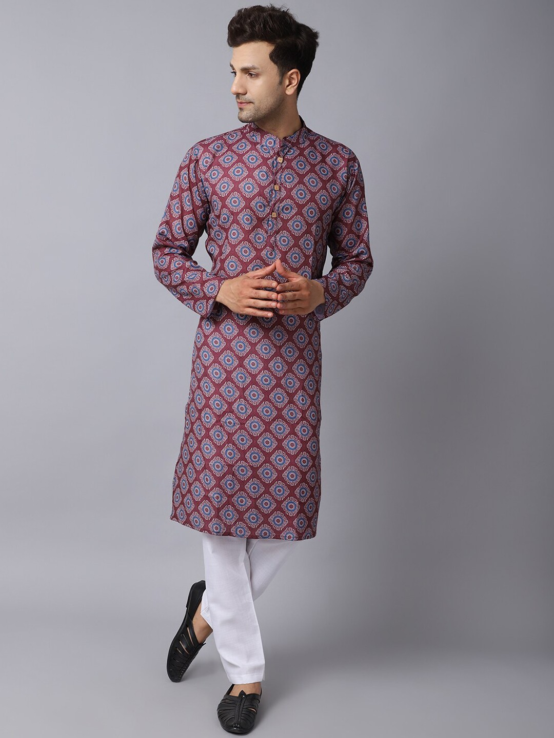 

ORUS Men Maroon Ethnic Motifs Printed Pure Cotton Kurta with Pyjamas
