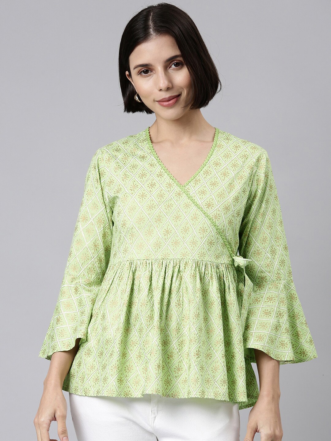 

MALHAAR Women Green Floral Printed V-Neck Angrakha Kurti