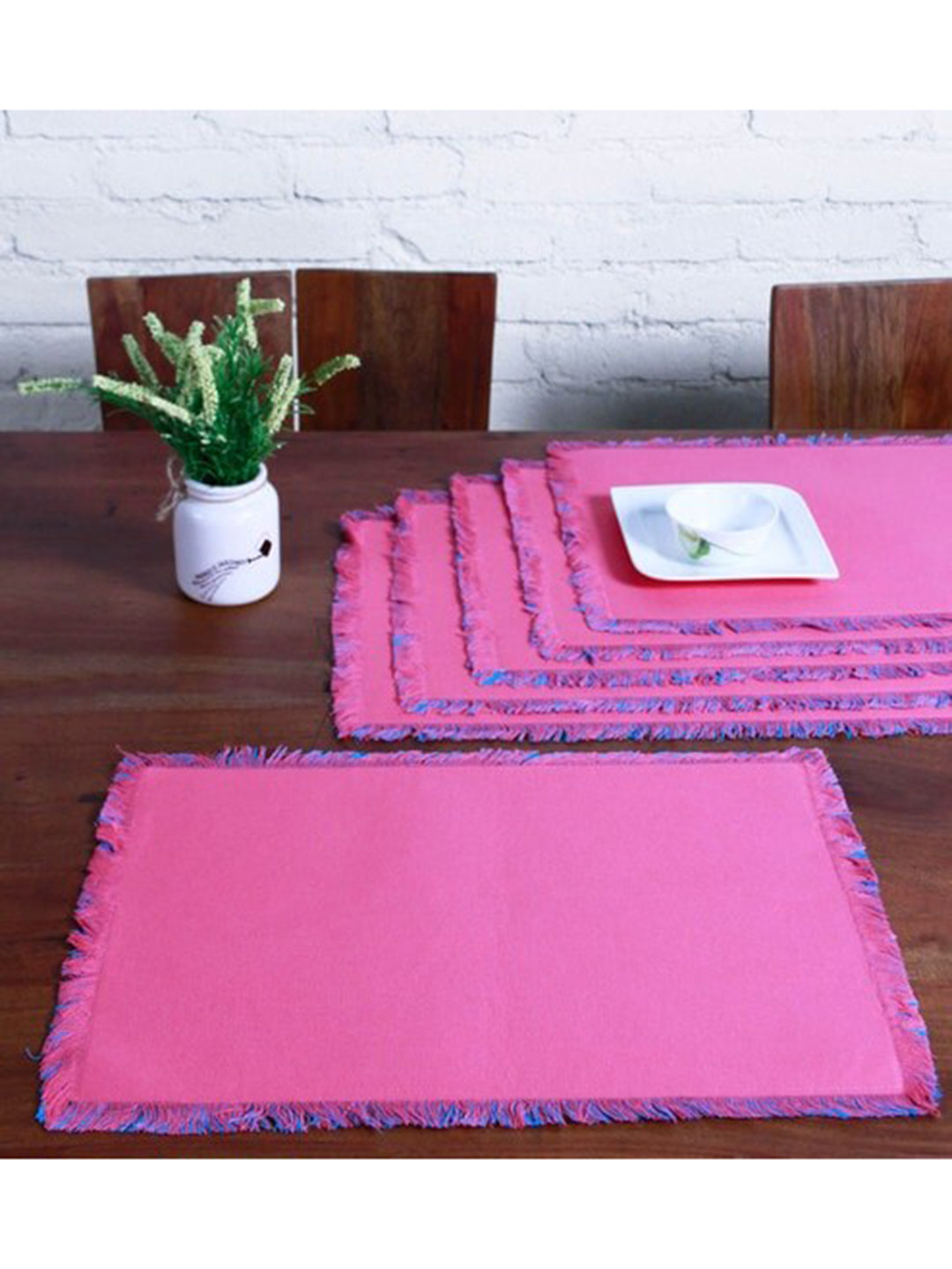 

Lushomes Pink 6 Pieces Reversible Fancy Fringe Cotton Table mats Online