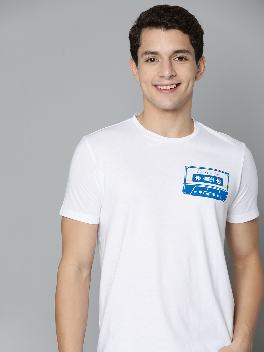 

Mast & Harbour Men White & Blue Printed Detail T-shirt