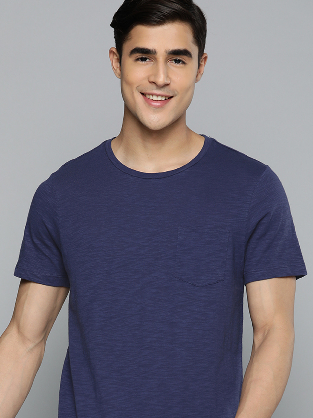 

Mast & Harbour Men Navy Blue Solid Pure Cotton T-shirt