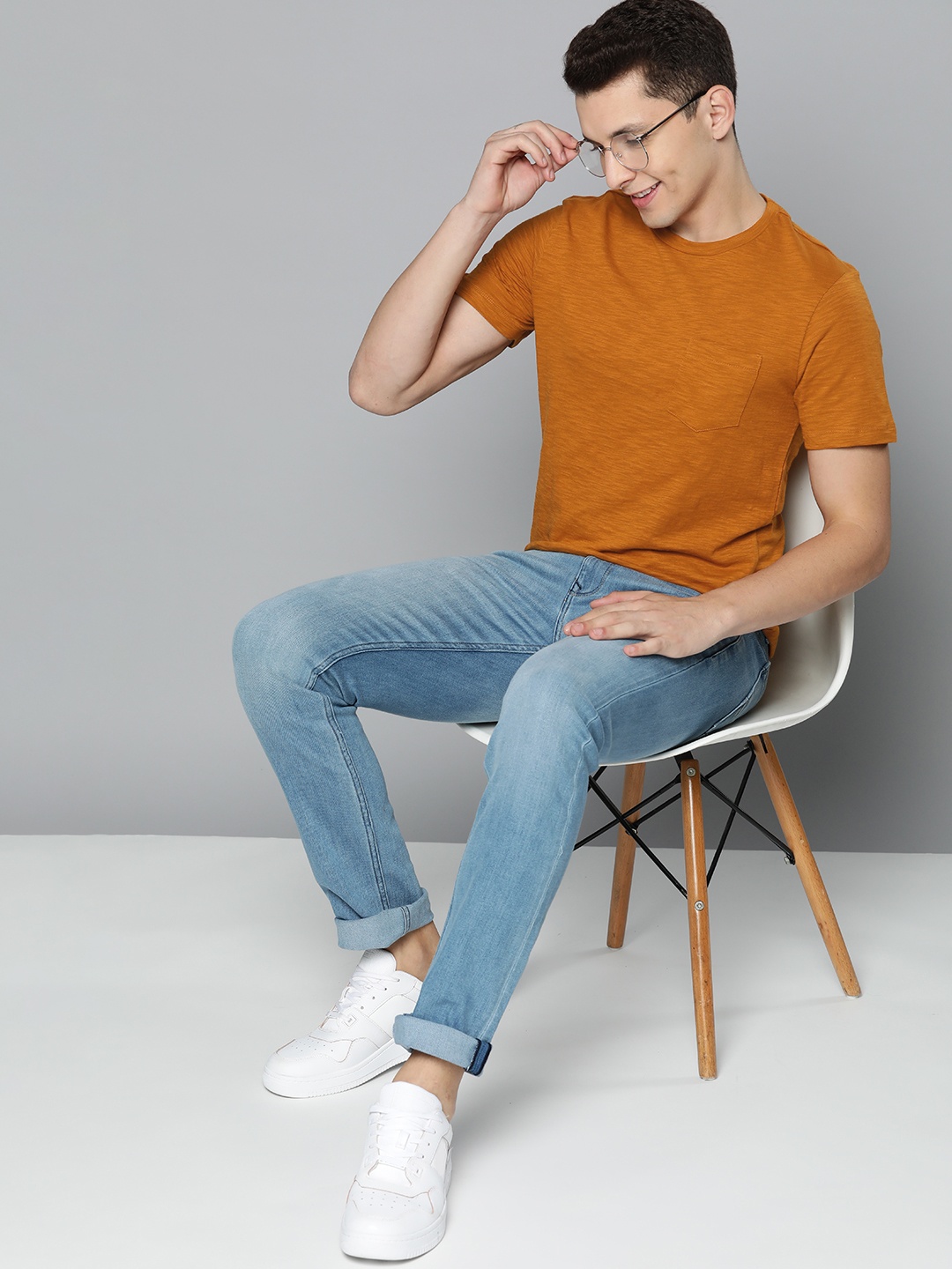 

Mast & Harbour Men Mustard Brown Solid Pure Cotton T-shirt