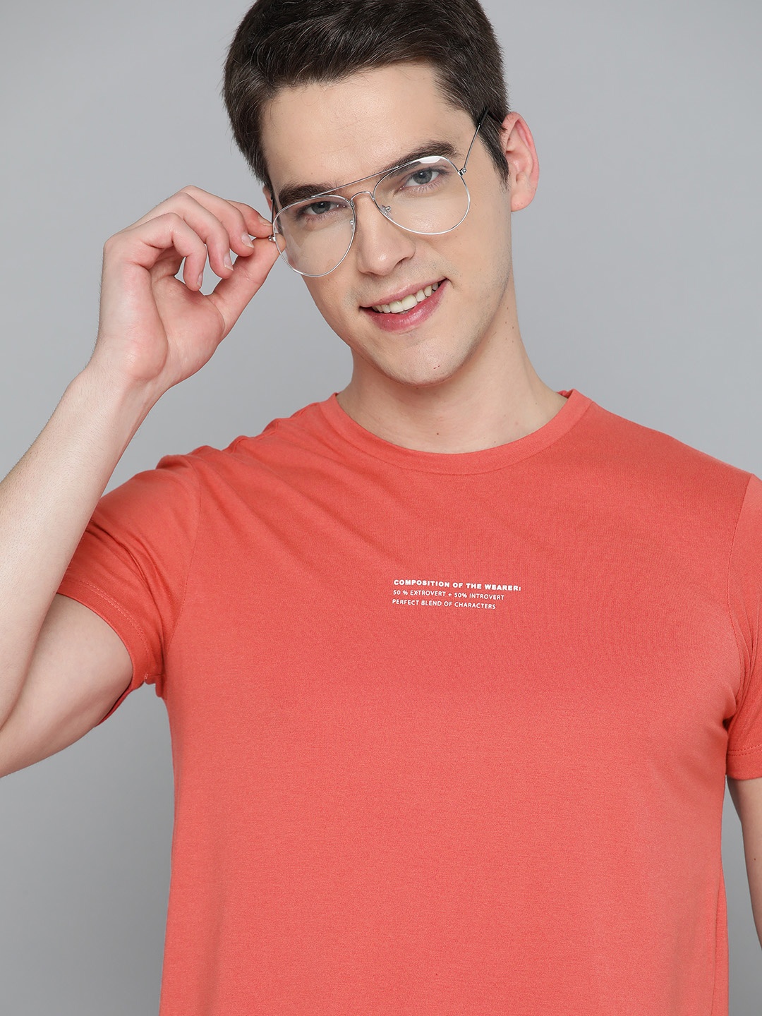 

Mast & Harbour Men Dusty Pink Solid T-shirt With Typography Print Detail, Rose