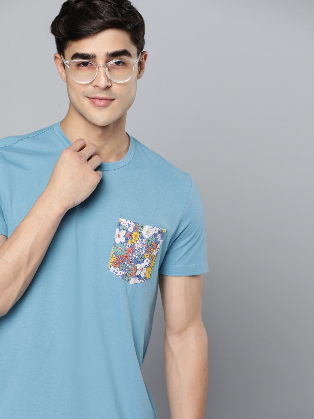 

Mast & Harbour Men Blue Floral Pocket Detail T-shirt