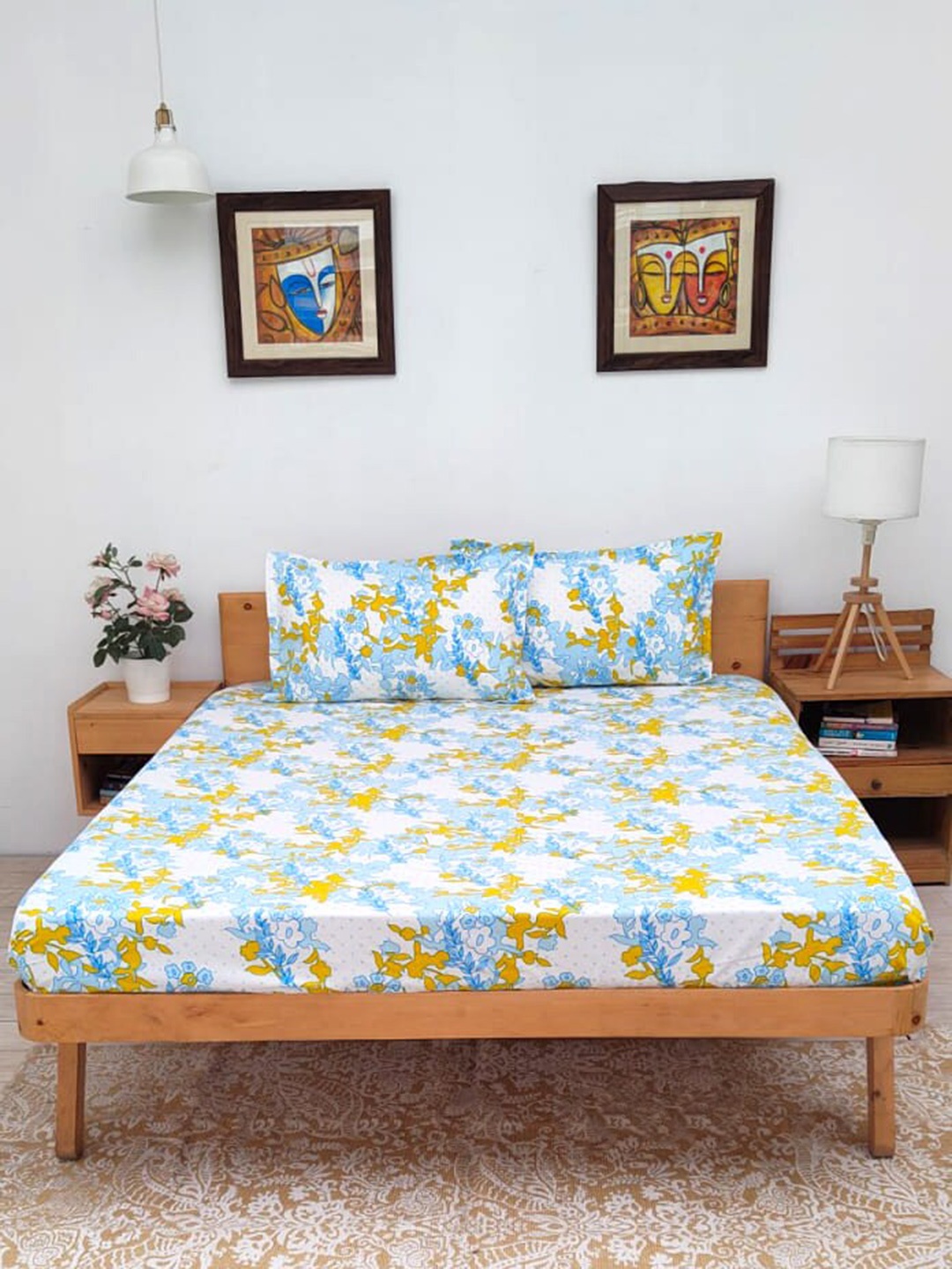 

Ariana Blue & White Floral 140 TC Queen Bedsheet with 2 Pillow Covers