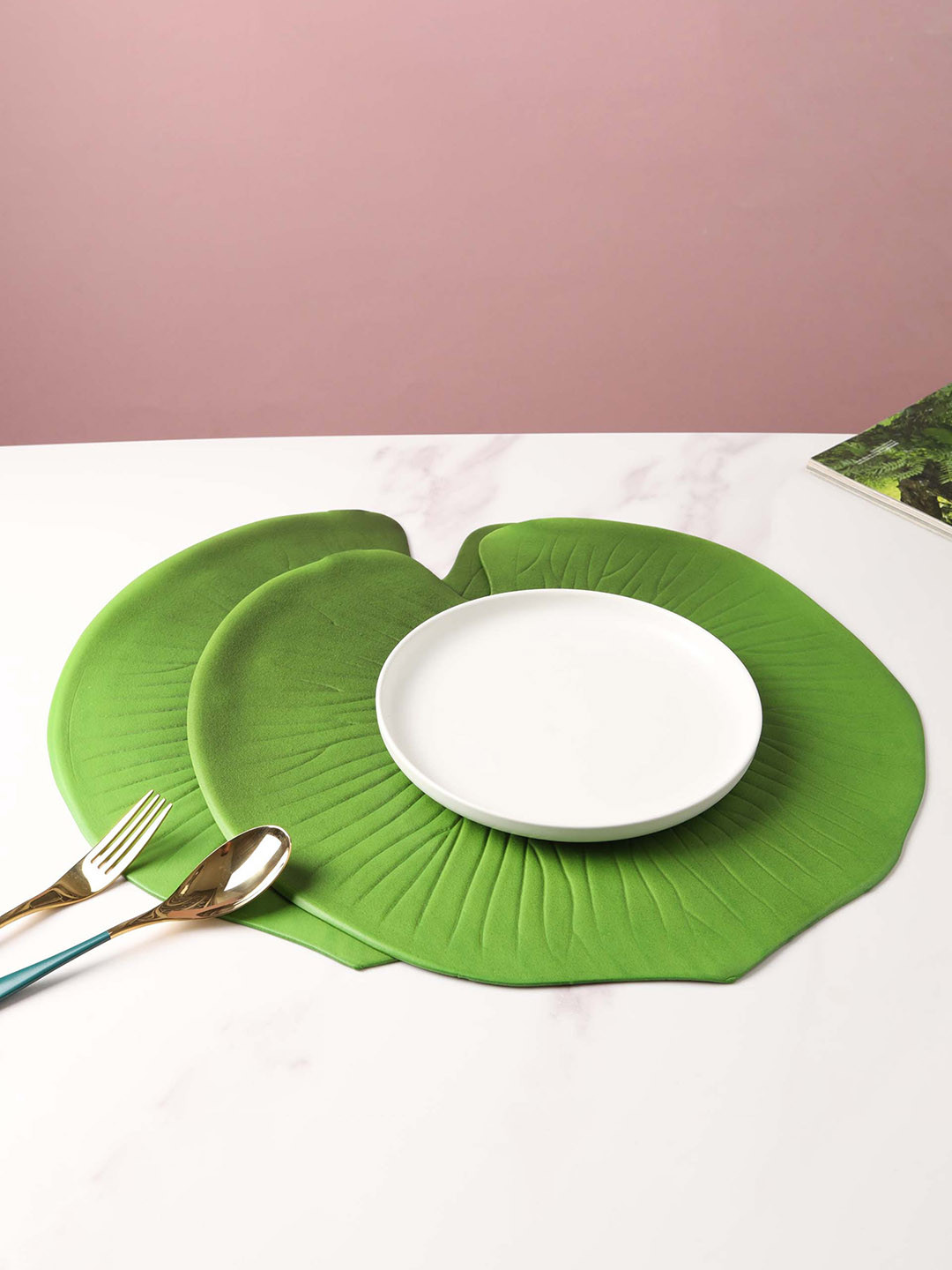 

Nestasia Set Of 2 Green Lotus Leaf Shaped Table Placemats
