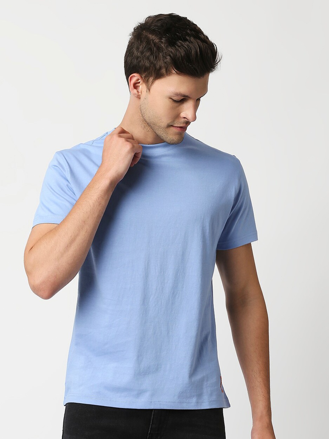 

Blamblack Men Blue Solid Short Sleeves T-shirt