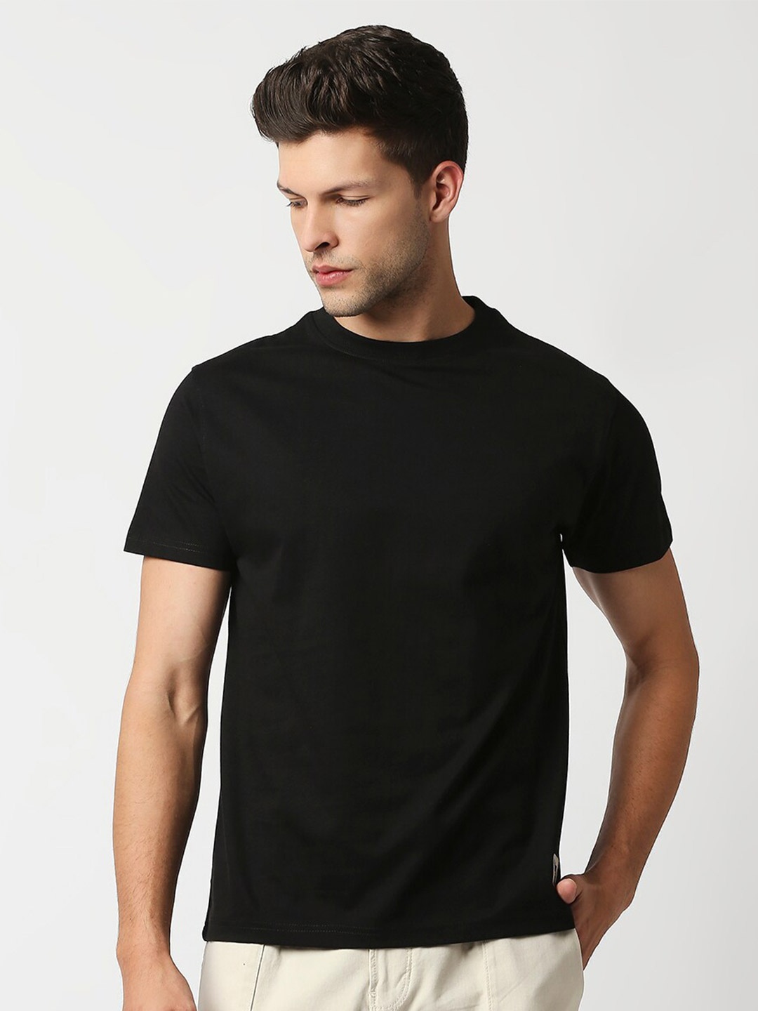 

Blamblack Men Black Solid Short Sleeves T-shirt