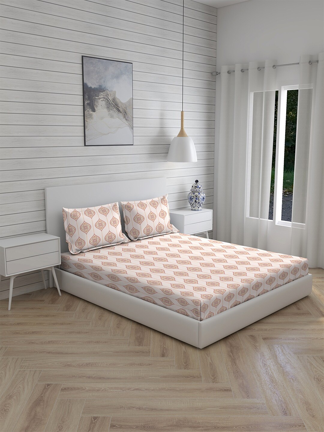 

Boutique Living India Beige & Maroon 225 TC Cotton King Bedsheet with 2 Pillow Covers