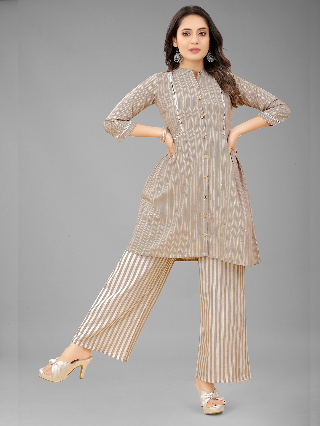 

GUNVANTI FAB Women Grey Striped Layered Sequinned Kurti with Trousers