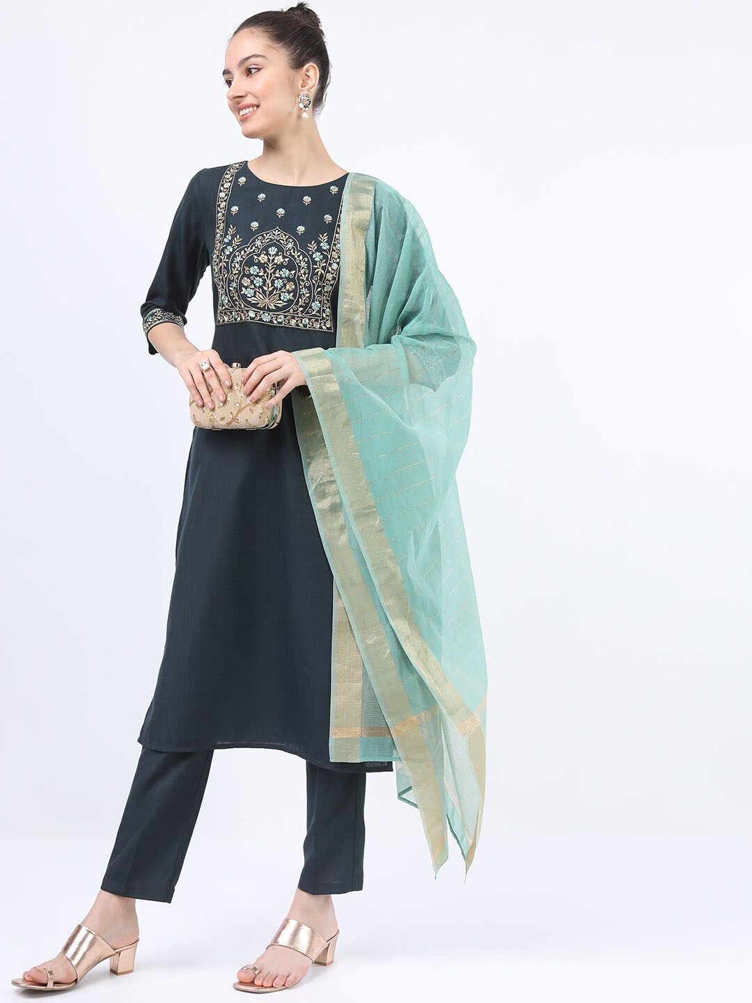 

KETCH Women Green Ethnic Motifs Yoke Design Panelled Kurta with Trousers & With Dupatta