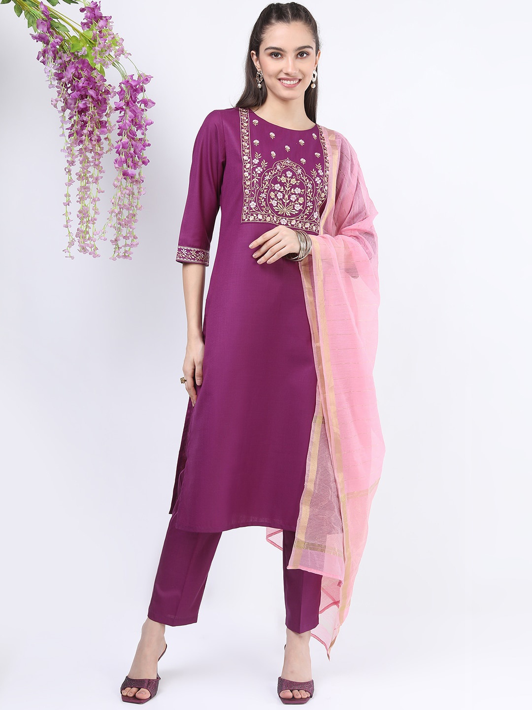 

KETCH Women Magenta Floral Embroidered Kurti with Trousers & Dupatta