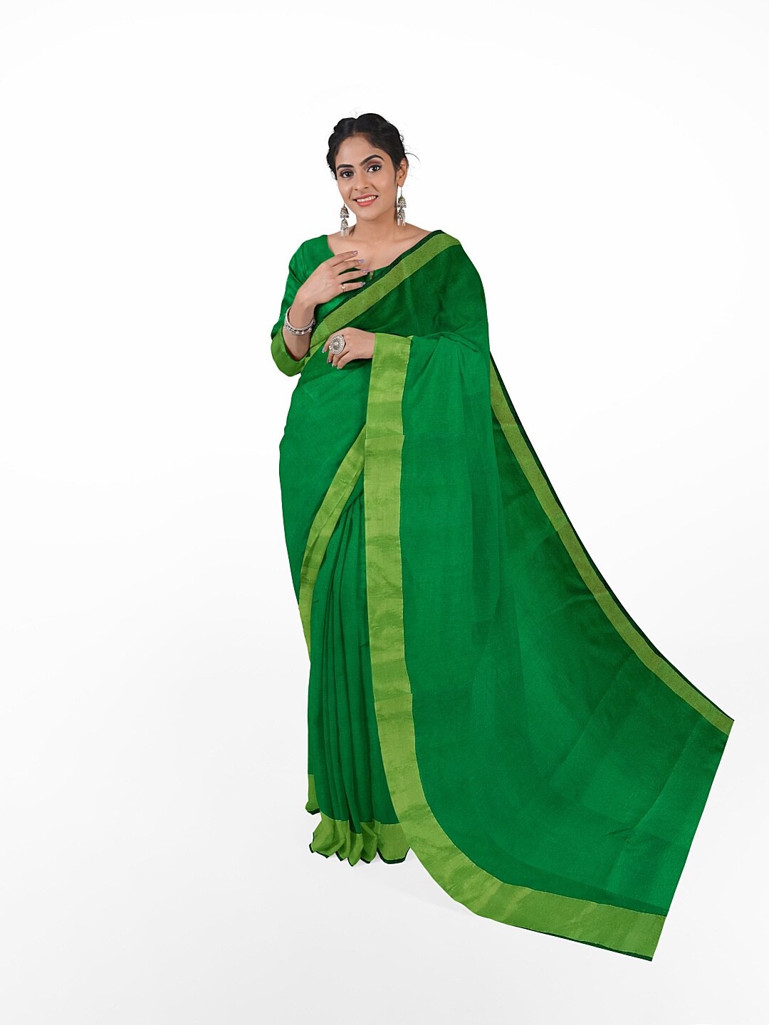 

KALINI Green Silk Cotton Sungudi Saree With Un-Stitched Blouse