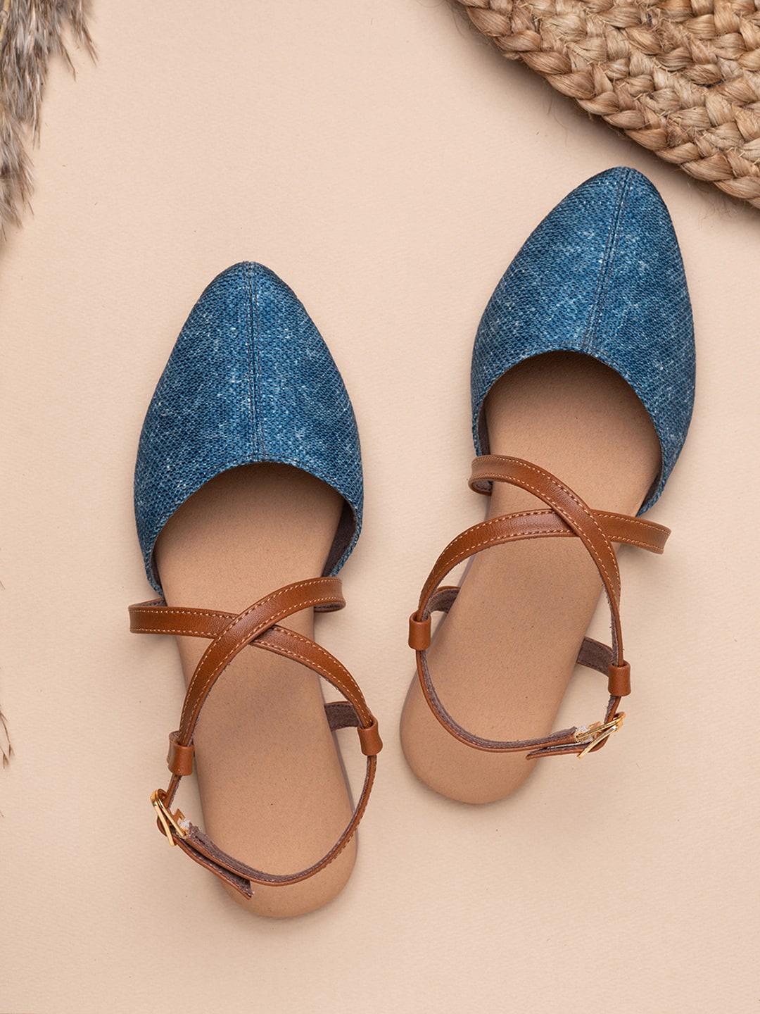 

ZOUK Women Blue &Brown Gladiator Flats