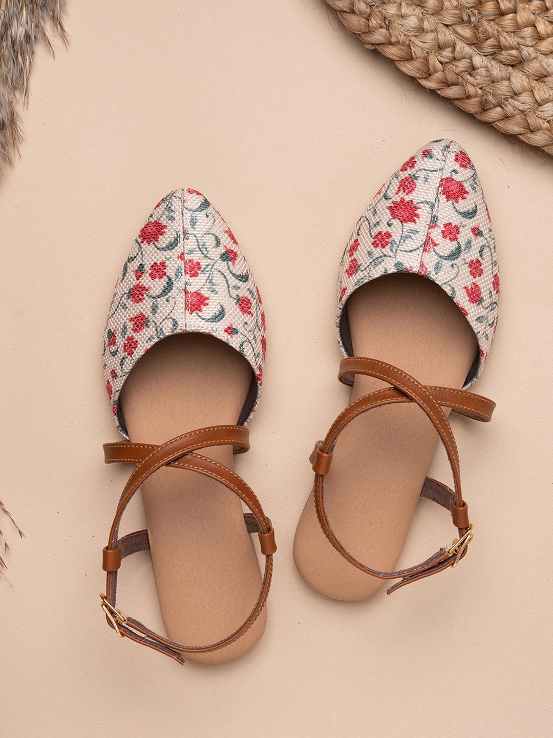 

ZOUK Women Red & Green Printed Bows Flats